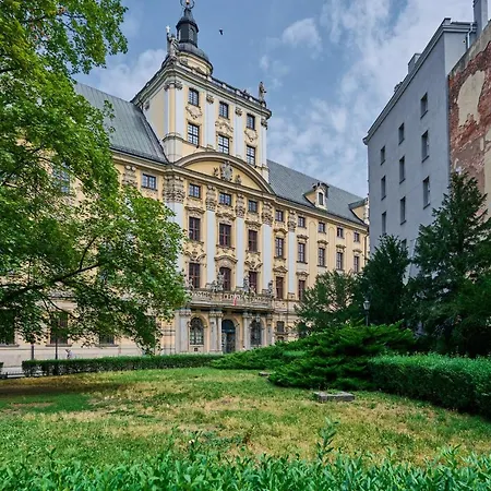 Heart Of Uniwersytecka By Renters Breslau